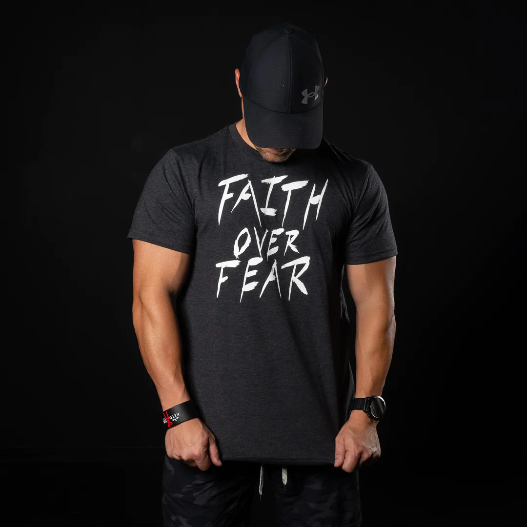 Best T-shirt colors and how to combine colors effectively