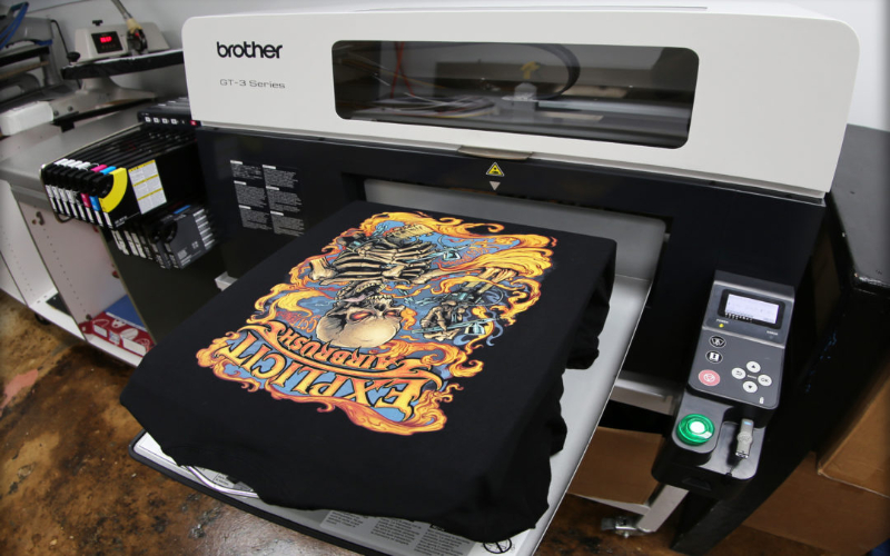 Direct-to-garment printing machine