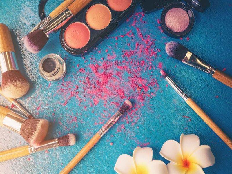 sell Cosmetics to start a business